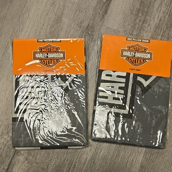 Harley-Davidson Pillow Shams (2) – Black & Gray Logo Bedding Set NIP Racing Flag - Picture 1 of 9
